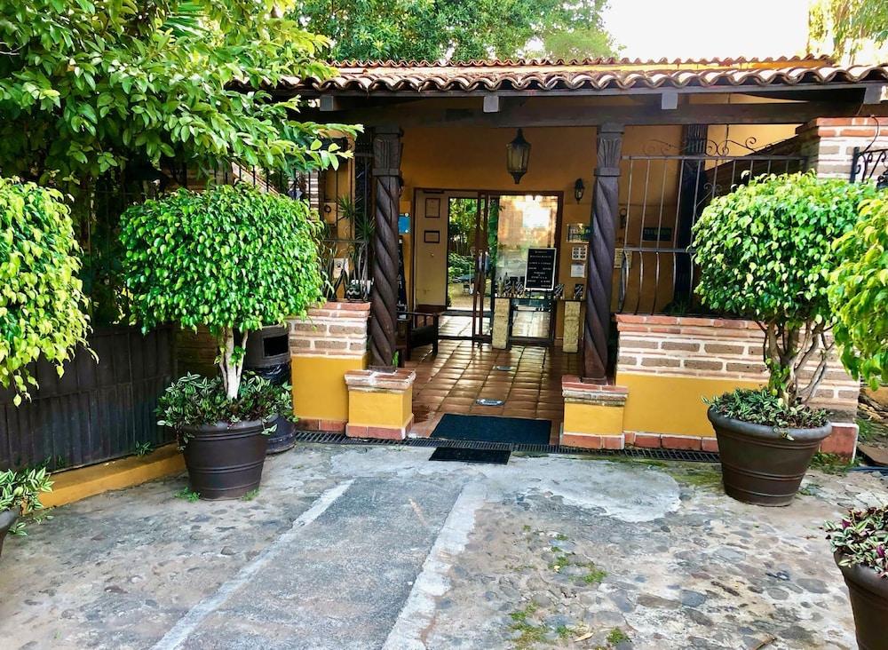 金塔圣卡洛斯酒店 San Pedro Tesistán 外观 照片